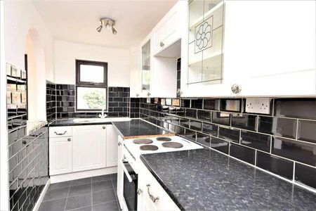 Herongate, Shoeburyness, Essex, SS3 - Photo 4