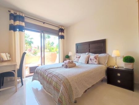 Middle Floor Apartment in Selwo - Photo 4