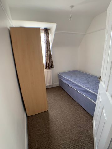 Thornton Avenue, West Drayton, UB7 9JU - Photo 2