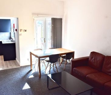 5 bedroom end of terrace house to rent - Photo 1