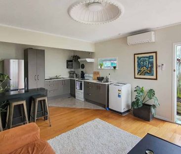 GLEN EDEN/KELSTON - 2 Bedroom home - Photo 2