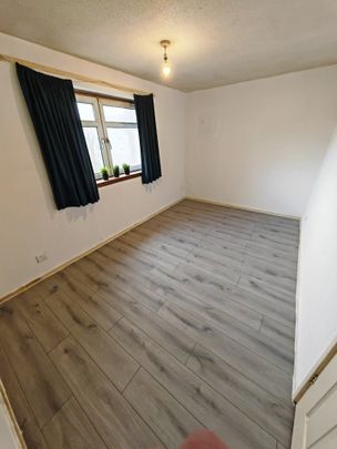 2 Bed Flat, Napier Drive, G51 - Photo 1