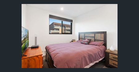 Near new stylish two bedroom apartment - Photo 2