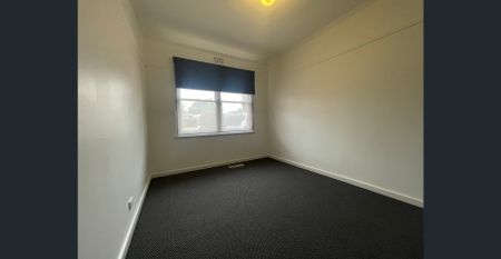 3 Bedroom House on Generous Block - Photo 4