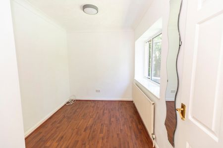 2 Bedroom Maisonette on Surrey Road - Photo 2