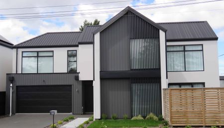 Brand New Executive Family Home in Sought-After St Albans - Photo 5