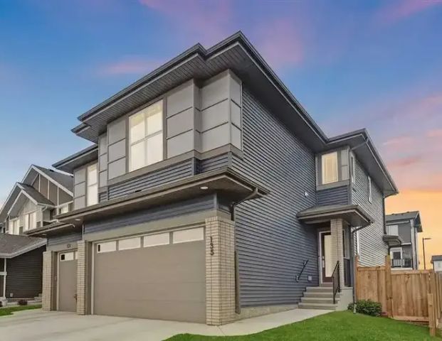 COZY 3 BED DUPLEX, 2.5 BATH + DEN WITH ATTACHED GARAGE | 135 - 135 Walcrest Way Southeast, Calgary - Photo 1