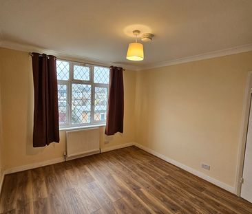 4 Bed Terraced House, Sandringham Road, IG11 - Photo 1