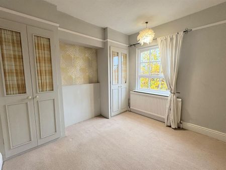 4 bedroom semi-detached house to rent - Photo 5