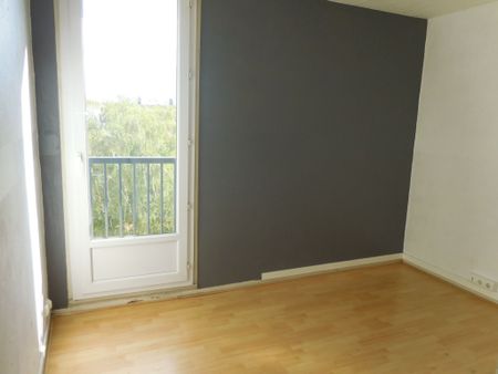 Location Appartement 4 pièces 66m² ST MARTIN D HERES 38400 - Photo 2