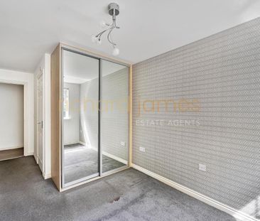 Bampton Drive, Mill Hill - Photo 4