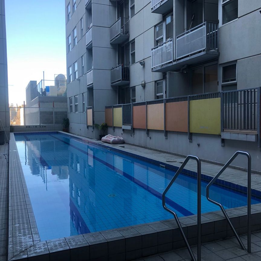 FURNISHED 2 BEDROOM APARTMENT - Photo 1