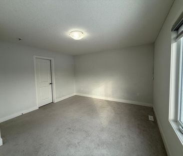 For Lease - 990 Deveron Crescent Unit# 3, London South, Ontario - Photo 3