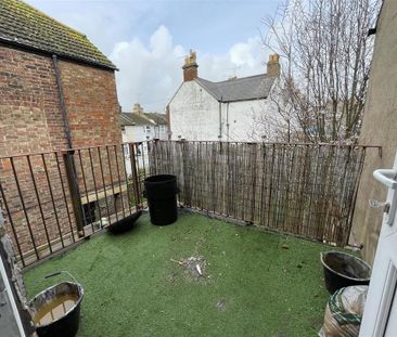 3 bedroom apartment to rent - Photo 6