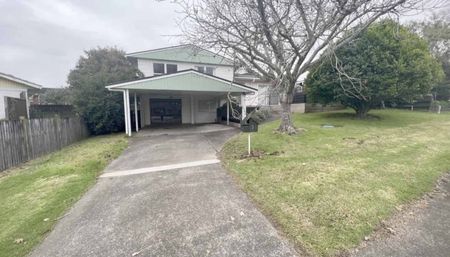 Lovely family home Opaheke - Photo 5