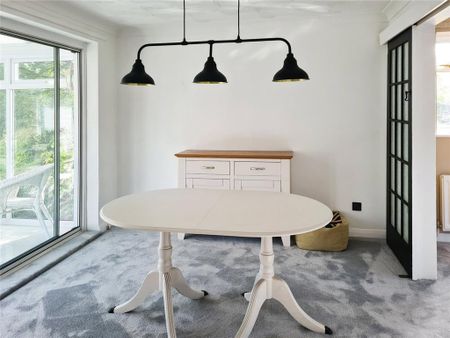 4 bedroom detached house to rent - Photo 4