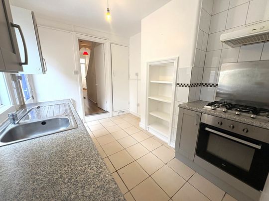 3 bed terraced house to rent in Lower South Road, St. Leonards-On-Sea, TN37 - Photo 1