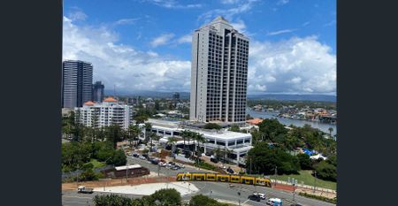 Beachfront Studio Apartment in 'Equinox Sun Resort' - Photo 5