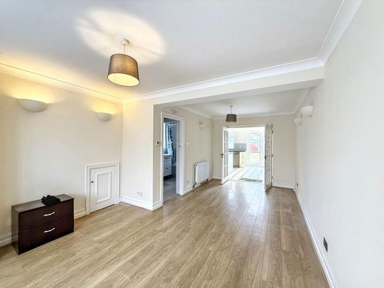 3 bedroom semi-detached house to rent - Photo 1