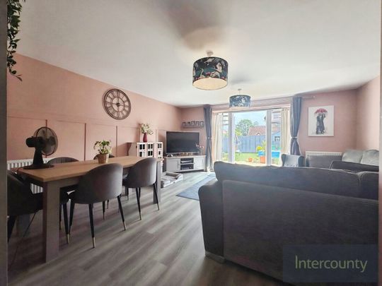 3 Bedroom Semi Detached House To Rent - Photo 1