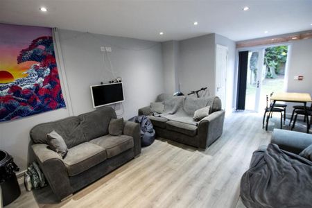 6 bedroom house to rent - Photo 3