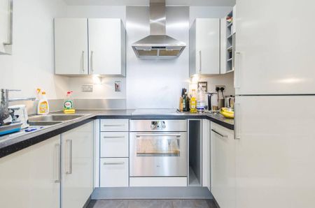 1 bedroom flat to rent - Photo 2