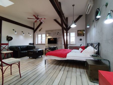 Do wynajmu przestronna, nowoczesna kawalerka . - Photo 2