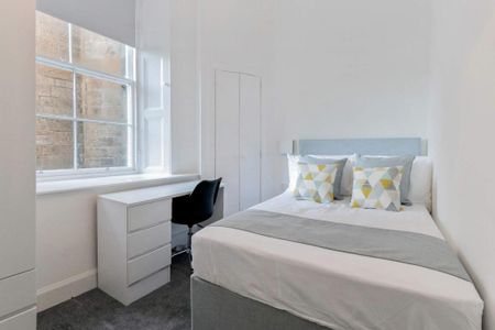 3 bedroom flat to rent - Photo 5