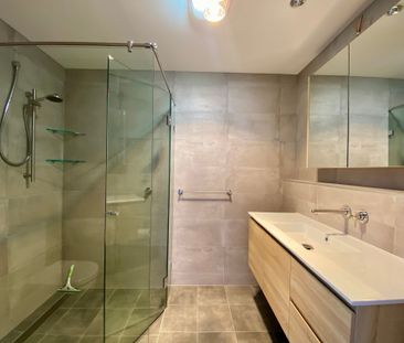 Beautifully Renovated - Photo 5