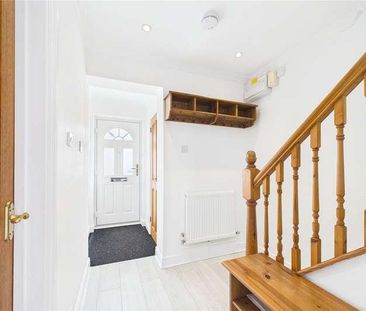 Cameron House, Langley Drive, Langley Green, Crawley, West Sussex, ... - Photo 2