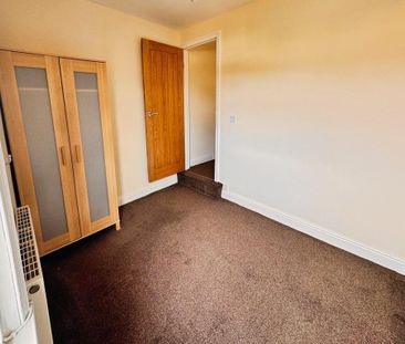 3 bedroom terraced house to rent - Photo 6