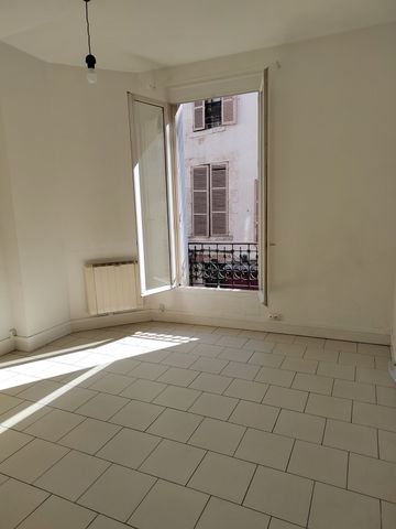 Location Appartement 1 pièce 27m² ORLEANS 45000 - Photo 5