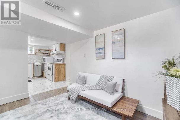 43 HARMONY AVENUE - Photo 1