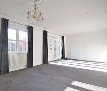 Mountbatten Mews, Camberley Mountbatten Mews, Camberley - Photo 1