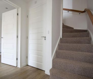 2 bedroom terraced house to rent - Photo 3