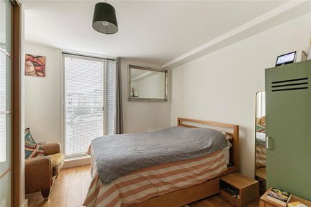 3 bedroom end of terrace house to rent - Photo 2