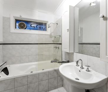 Ground-Level Gem with Sunny Alfresco, On the Beach! - Photo 4