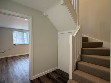 The Crescent , Taunton - Photo 3