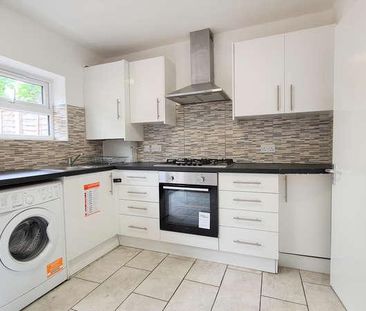 Ivanhoe Road, Middlesex, TW4 - Photo 3