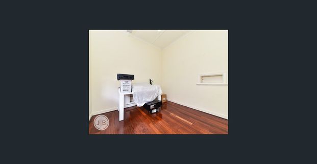 Classic Kensington - Photo 1