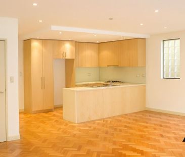 ULTRA-MODERN, SEMI-LIKE 2 BEDROOM GARDEN APARTMENT, PEACEFUL, PRIVATE - Photo 1