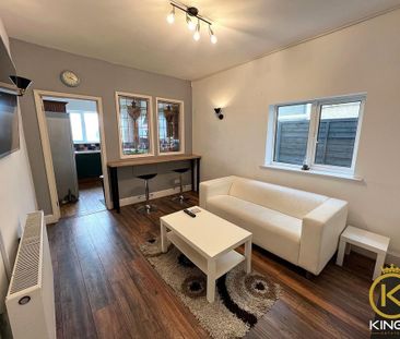 4 bedroom terraced house to rent - Photo 6