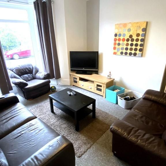 4 bedroom terraced house to rent - Photo 1