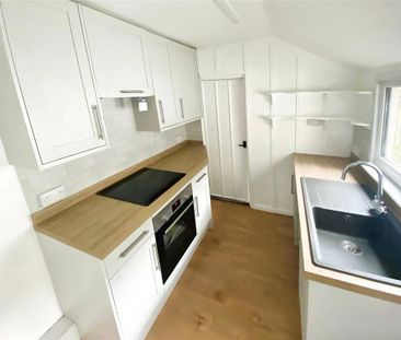 3 bedroom end of terrace house to rent - Photo 5