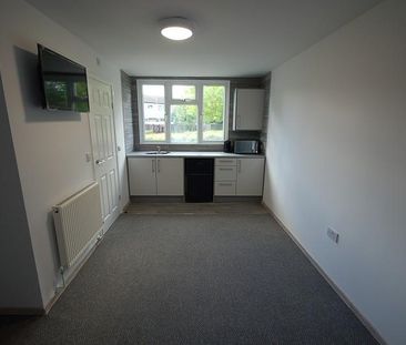 Studio to rent - Photo 3