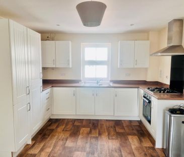 2 bedroom flat to rent - Photo 3