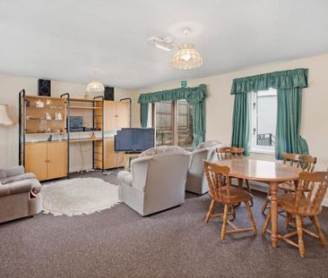 5 bedroom end of terrace house to rent - Photo 4