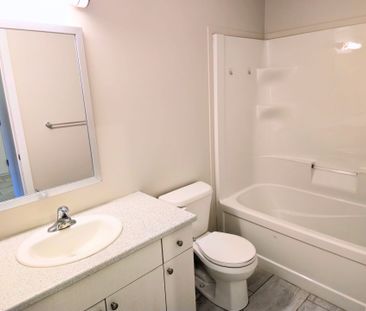 For Lease - 745 Chelton Road Unit# 39, London South, Ontario - Photo 6