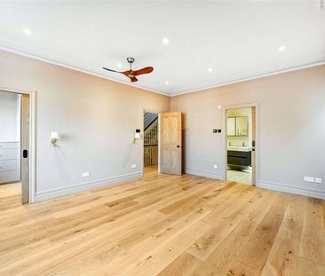 Welcome to this exquisitely refurbished five bedroom semi-detached ... - Photo 3