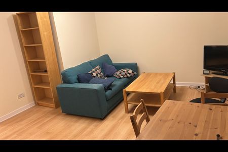 2 Bed Flat, New Mart Place, EH14 - Photo 2